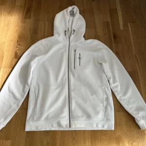 Sail Racing - Bra kvalite.