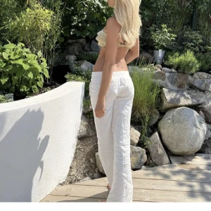 Alobha linnebyxor - Säljer dessa populära linnebyxorna från Alobha! Storlek xs endast använda 2 gånger 💕 det är den gamla modellen💓 tryck gärna på köp nu