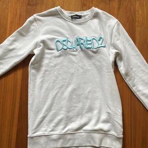 Dsquarded 2 Tröja -  Dsquarded 2 tröja, helt nytt skick  storlek S. Priset kan diskuteras vid intresse 