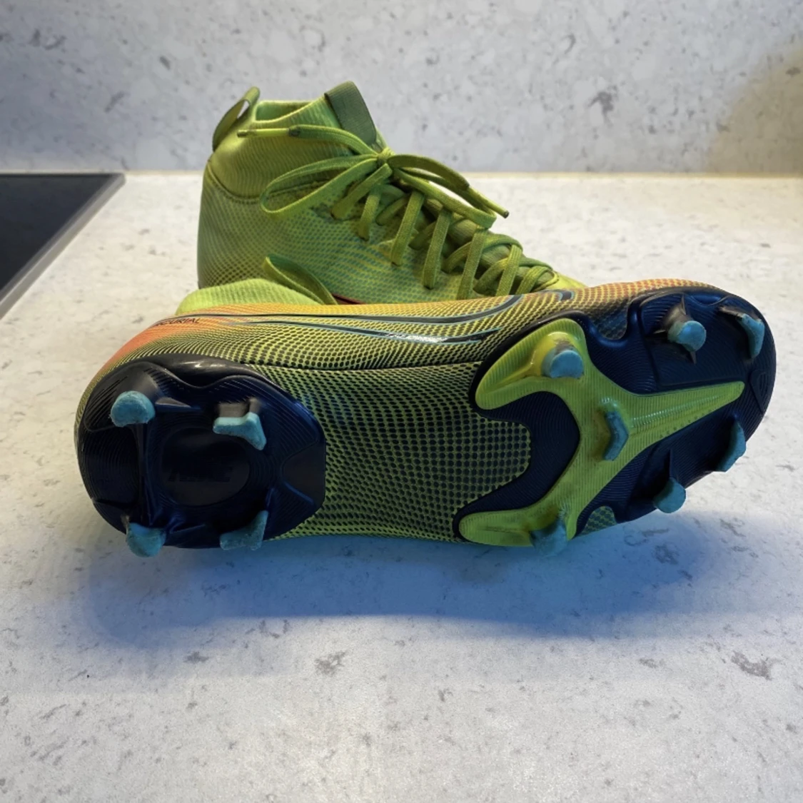 Fotbollsskor Nike strl 33,5 (innermått 21 cm) - 91