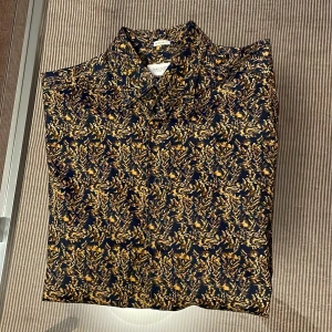 Skjorta med silkeskänsla  - Gott skick 100% bomull 