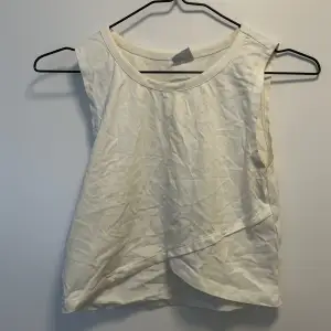 Omlott linne från Gina tricot i storlek M