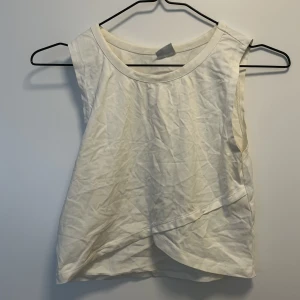 Linne - Omlott linne från Gina tricot i storlek M