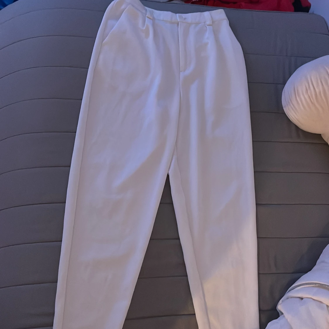 Kostymbyxor vit  - 90