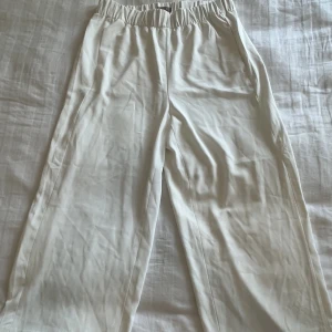 Kostymbyxor  - Helt oanvända kostymbyxor från H&M i storlek 42 