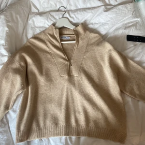 Tjocktröja - En tjocktröja från Strandvarius