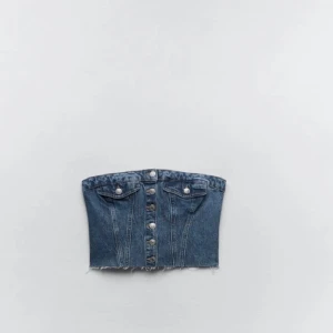 Jeanstopp - Jeans topp i strlk S köpt här på plick , säljer då den är för liten💕pris går att diskutera