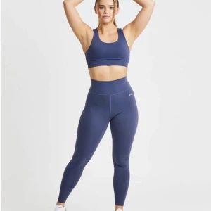 Träningssett AYBL - Blått träningsset från AYBL. Både överdelen och underdelen är storlek xs. Settet är i gott skick 