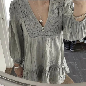 Zara klänning - Klänning ifrån zara storlek S