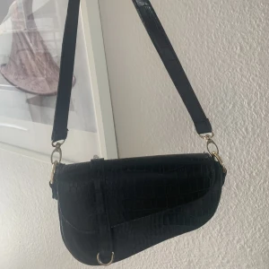 Liten väska  - Super fin väska! I väldigt bra skick! 