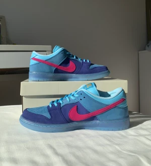 Nike Sb Dunk low "Run the Jewels"  - Nike Sb Dunk low "Run the Jewels"  Size 44, DS, unworn and untested. Bought from Junkyard Skateshop, can provide receipt.