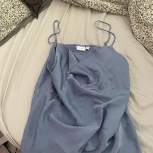 Siden linne  - Linne i siden från Vila. strl 40 men skulle säga mer som 38. Aldrig använd, endast testad.