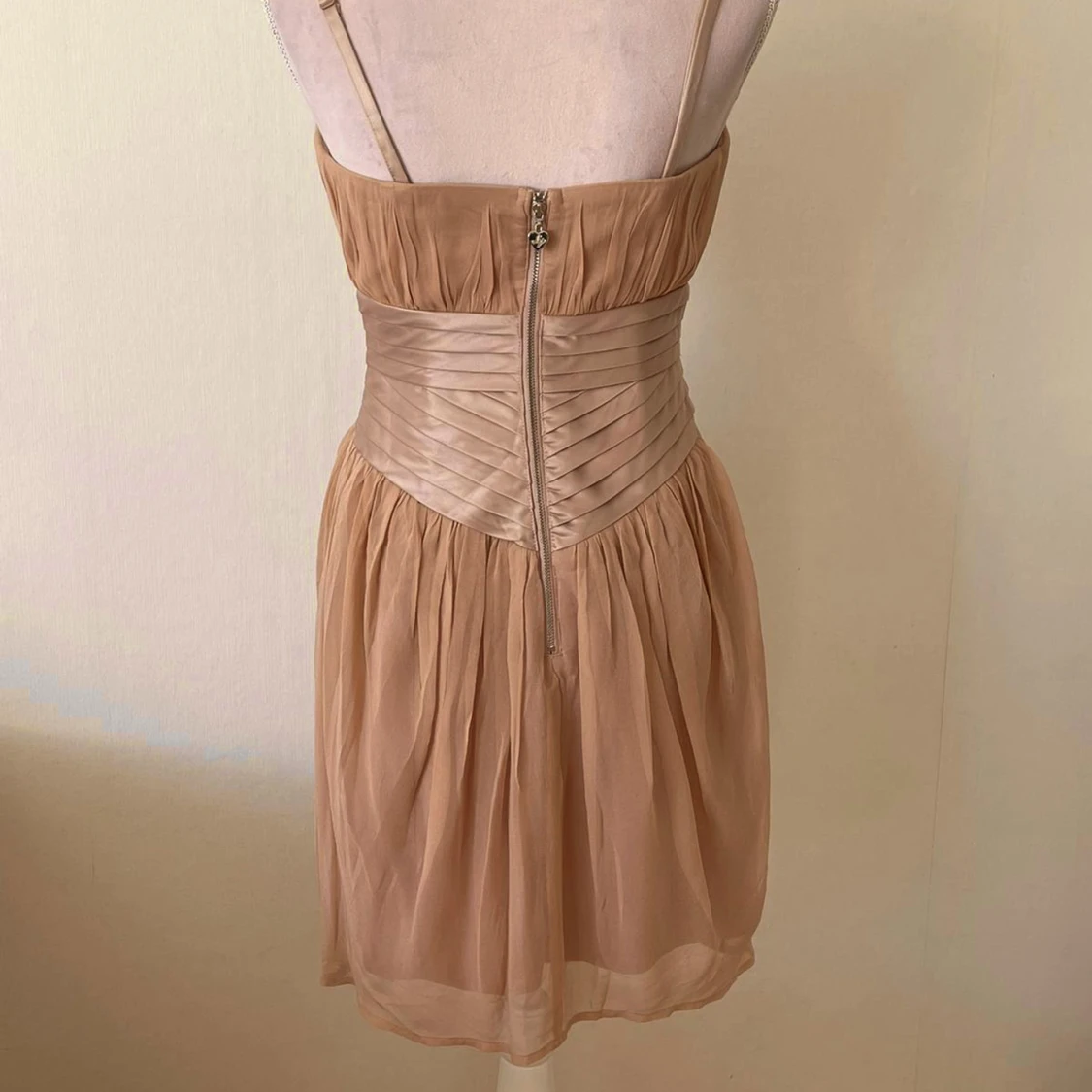 Helt oanvänd Rosa balklänning - 90