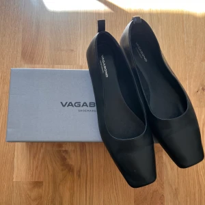 Vagabond - Säljer mina ballerina från Vagabond, använda ett väldigt fåtal gånger, i väldigt bra skick. Storlek 38, true to size. 