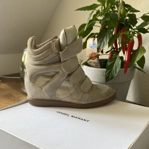 Isabel Marant  - Äkta isabel Marant skor i storlek 40. Använda men fortfarande i bra skick 