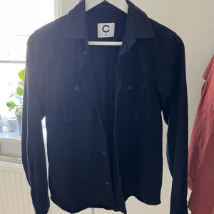 Overshirt  - Aldrig använd, storlek 164 från Cubus. Nypris 350kr. Perfekt till sommaren!