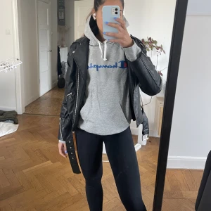 Champion - Retro Hoodie i märket champion.