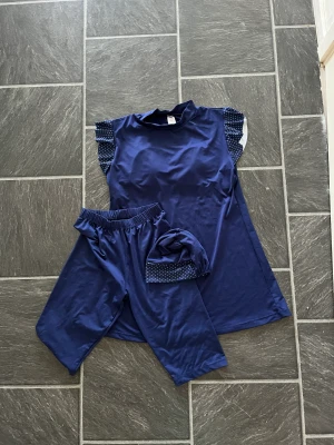 Swimsuits - In very good condition swim suit. I bought last year now I am selling it bc I bought a new one.