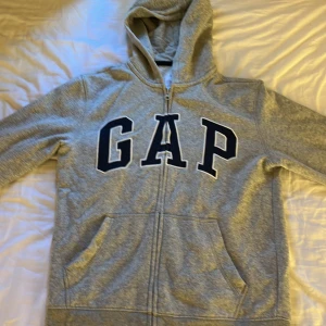 Gap kofta - Säljer för inte kommit till användning. Bra skick och knappt använd. Köparen står för frakten.