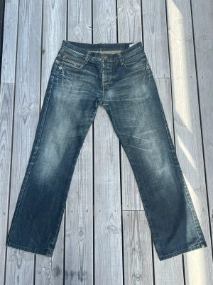 Jack&jones vintage jeans - Storlek 30 Straight fit Jeans med sjukt snygg wash och mass små detaljer 