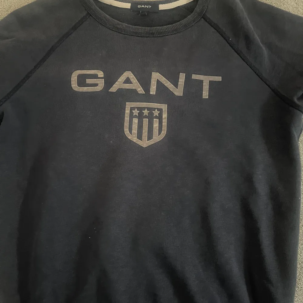 Superfin tröja från Gant som tyvärr inte kommit till användning. Den är vintage. Pris kan diskuteras vid snabb affär 🙌🏼. Tröjor & Koftor.