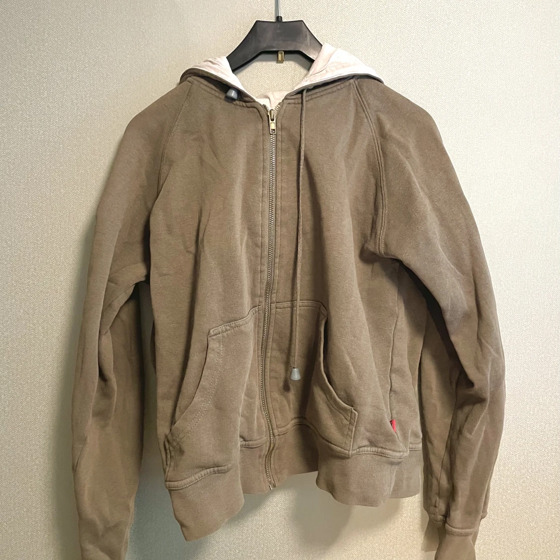 Mörkgrön zip-up hoodie croppad - 90