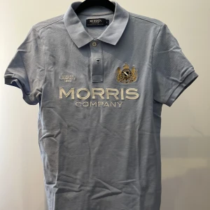 Morris piké - Ljusblå Morris piké Använd i nyskick Nypris 699kr Skick 8/10