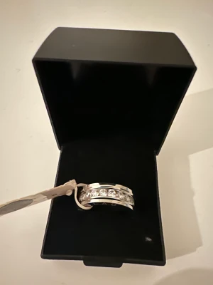 Edblad silverring - Helt ny ring från Edblad, säljes pga för liten. Köpt på Alberts Guld. 