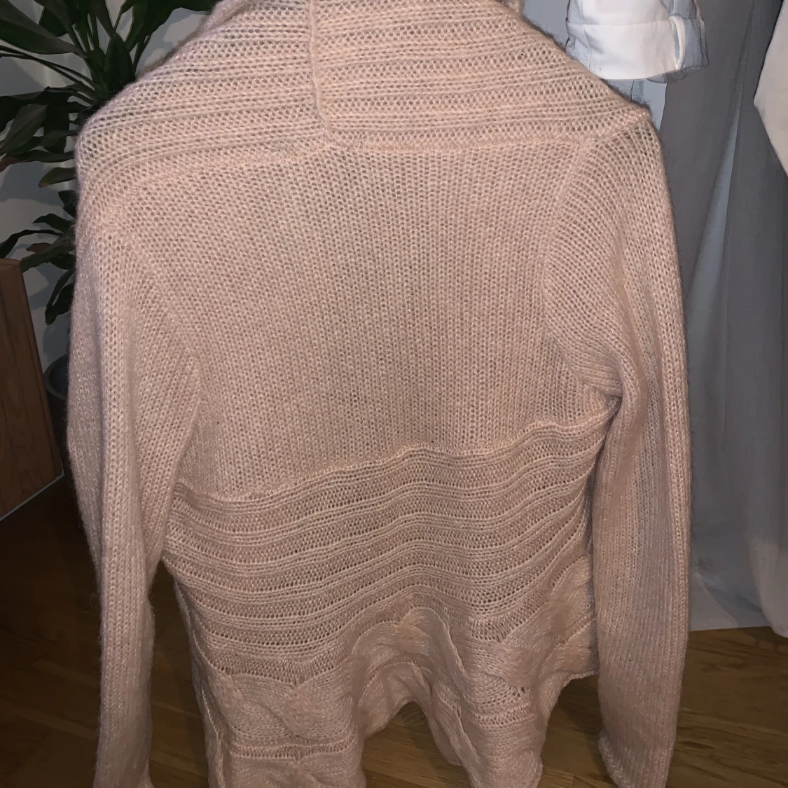 Ljus rosa kofta - 90