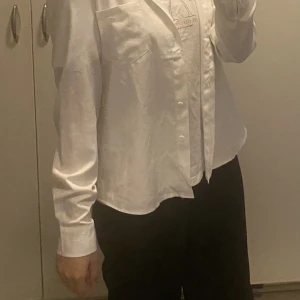 Skjorta  - Ein Bit skjorta använts en gång ska sälja för 30