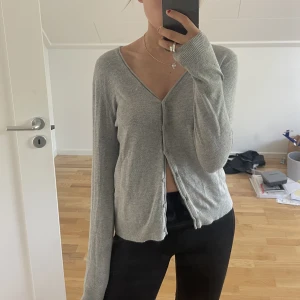 Grå kofta  - Super skönt material. Bra skick!