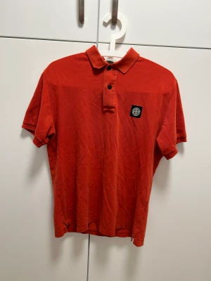 Stone Island piké  - Köpt 2014-2015. Normalt slitage, inga skador. 