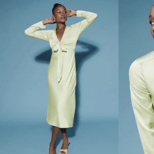 Klänning - Jättefin klänning från GinaTricot. Använd en gång på midsommar så är i nyskick. Storlek 32 men passar mig som har 32/34. Nypris: 599