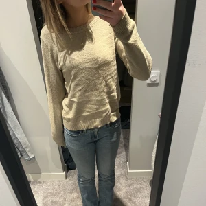 Stickad tröja - Stickad tröja ifrån vila💞