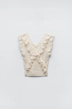 Zara topp - Jättefin volangtopp från zara. Använd 1 gång. Slutsåld i xs, s och medium. Säljer pga inte min stil. Nypris 329kr🩷