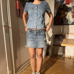 Jeans topp - Super söt jeans topp. Bra skick, knappt använd. 