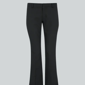 Low rise kostymbyxor - Säljer dessa fina kostymbyxor från bikbok! De är lågmidjade och i nyskick, skriv för egna bilder❣️❣️