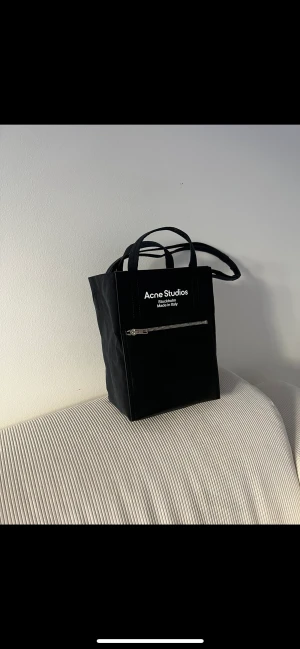 Acne väska - Köpt ny i våras! 