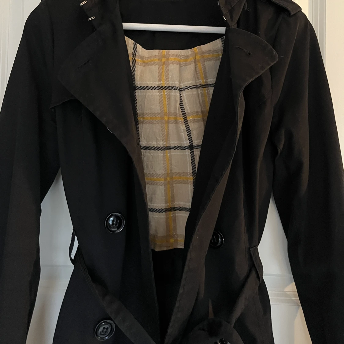 Svart lång trenchcoat  - 91