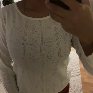Vit långärmad tröja  - Söt topp 