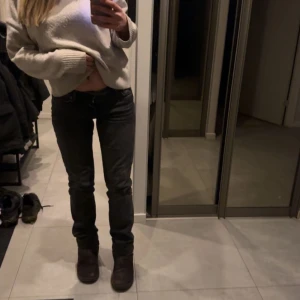 Lågmidjade jeans - Lågmidjade jeans från Zara i nyskick!🫶