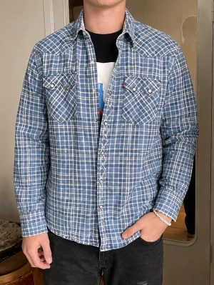 Levis skjorta 