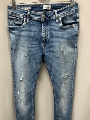 Jack & Jones jeans skinny fit - Skinny fit Liam i storlek W30/L30 i bra skick