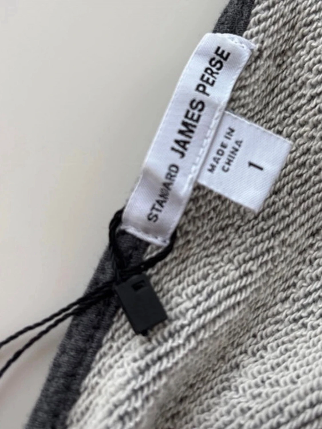 Grå sweatshirt från James Perse - 1