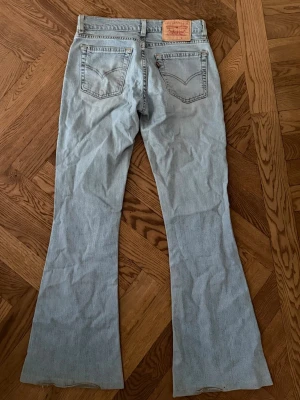 Ljusblå bootcut jeans Levi's - Jenas