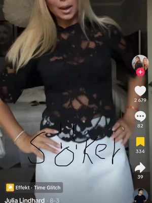 Söker denna blus  - Söker denna blus! hör gärna av er om ni har en sån och vill sälja 🤍.