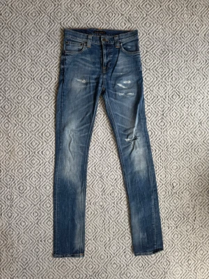 Nudie jeans - Nudie jeans - Modell: High Kai - Storlek: W27/L32 - skick: 9/10 - Nypris runt 2000kr Bara att höra av sig vid minsta fundering!🤩