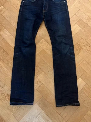 Selvedge Edwin jeans  - Edwin jeans i skick 10/10 knappt använda inga defekter. Storlek W30 L34. Passar någon runt 175-180. Modellen är slim straight.