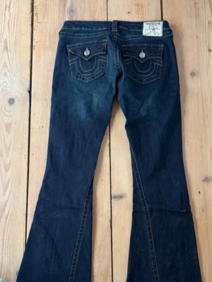 True religion jeans - Säljer dessa true religon jeans i storlek w24.