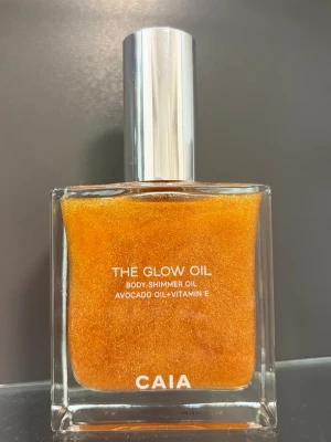 Glow oil Caia - Glow oil ifrån Caia, endast testad så hela produkten kvar. 